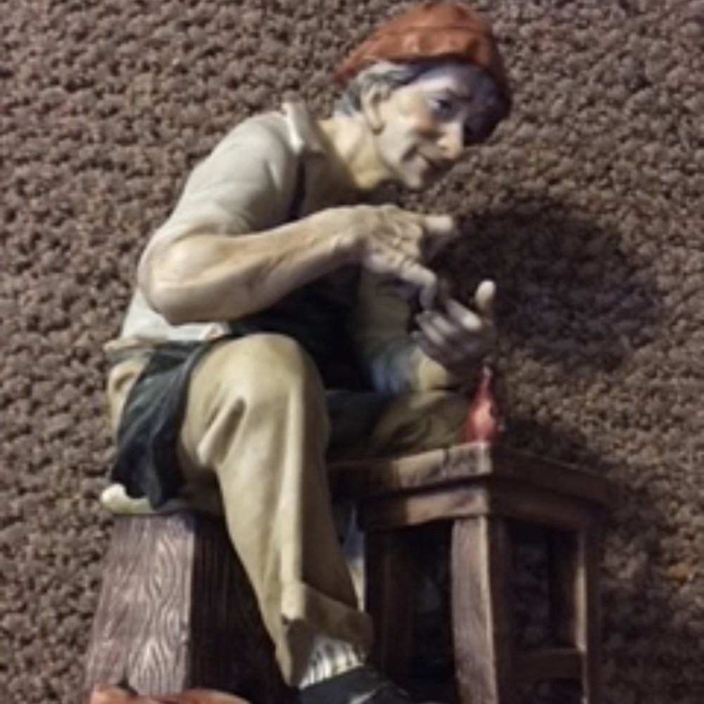 Shoemaker Limited Edition Figurine # 0569